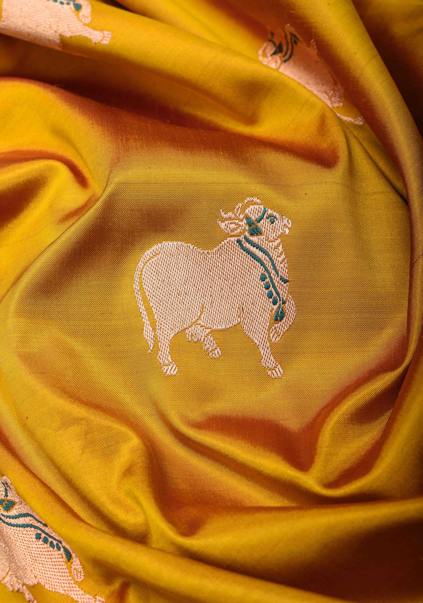 Shikaargah Saree