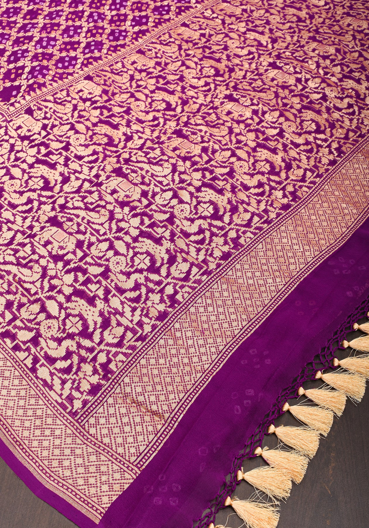 Thistle Pure Banarasi Georgette Saree with Embroidered Chikankari Style  Jaal and Contrast Pink Border | SILK MARK CERTIFIED | Pure products, Georgette  sarees, Hand weaving