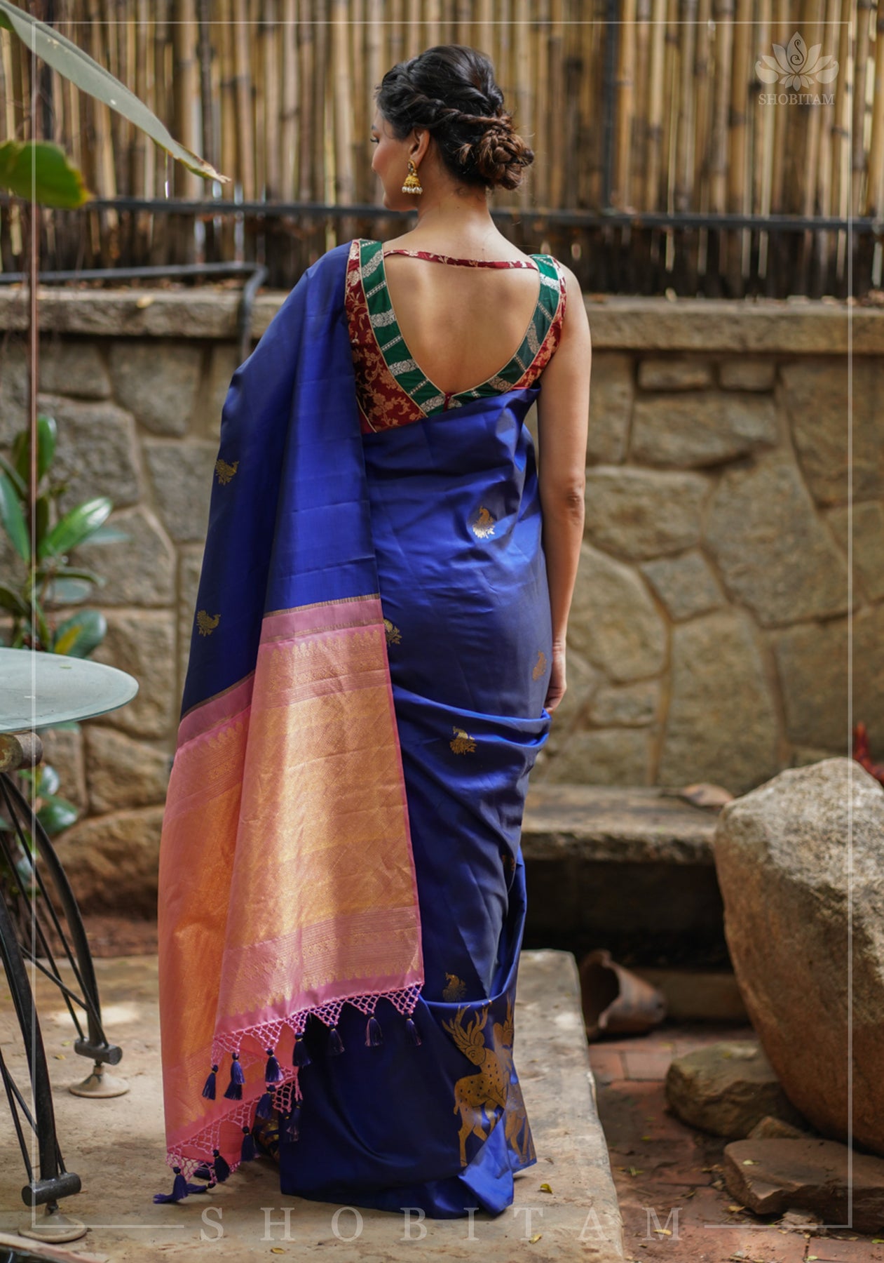 Borderless SILK SAREES with contrast blouse ideas, Beautiful Borderless  saree with elegant Look - YouTube