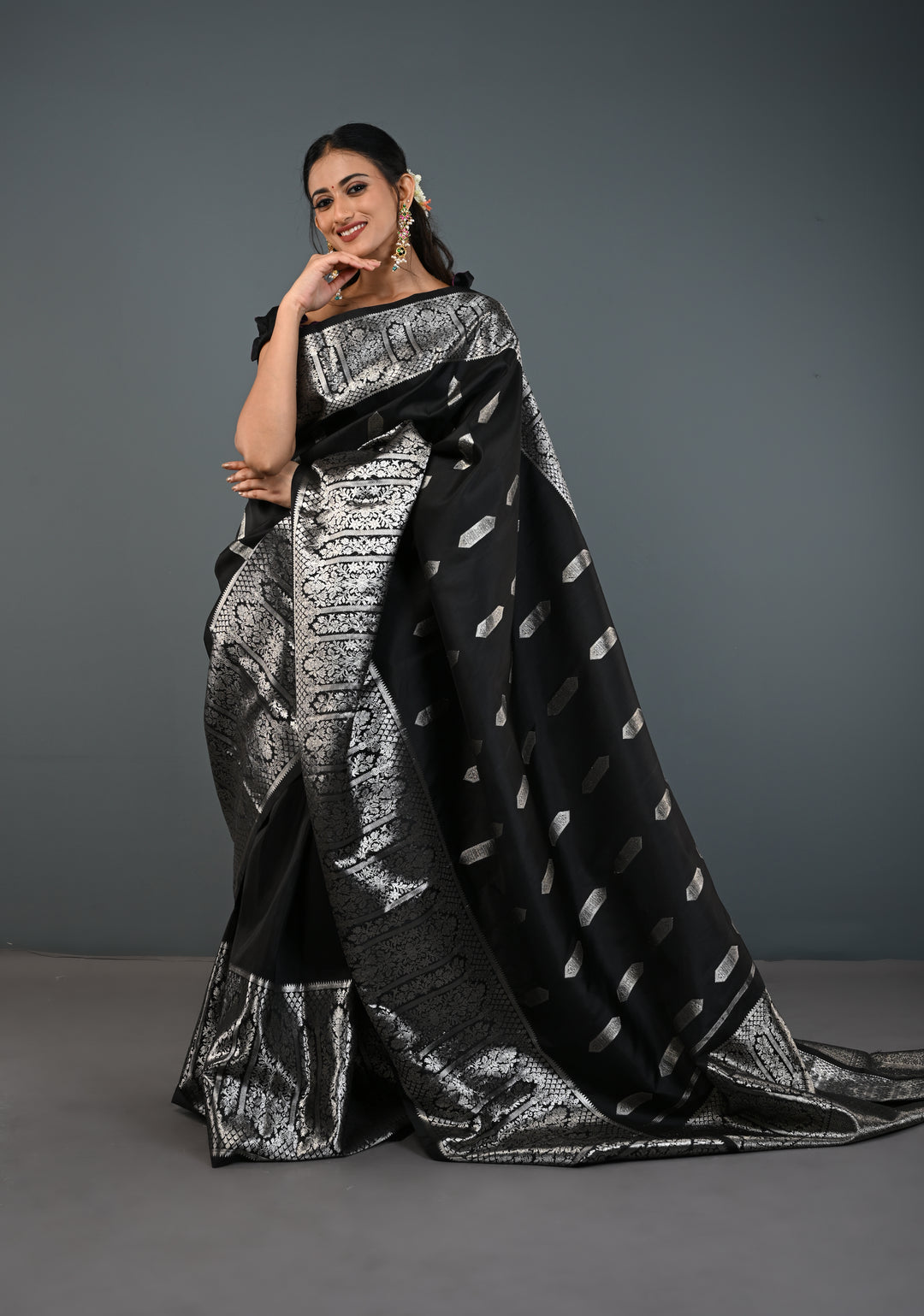 Black Gadwal Silk Saree with Silver Zari Buttas and Wide Zari JharokhaBorder | SILK MARK CERTIFIED