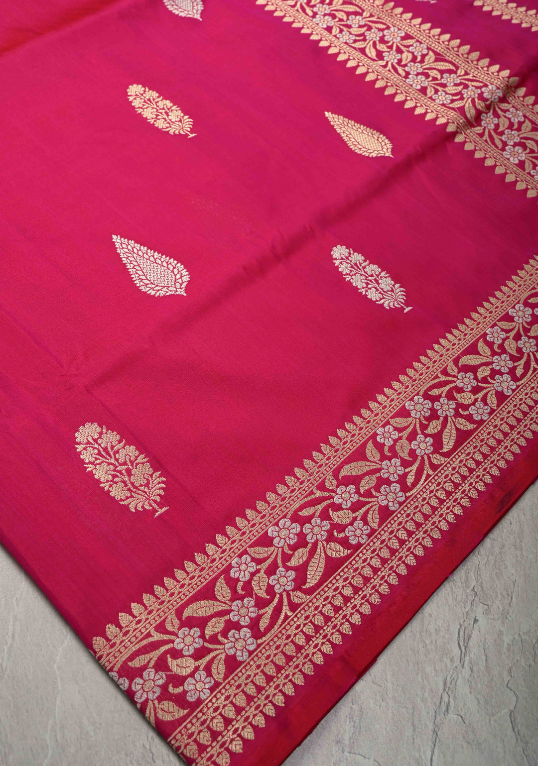 Pinkish Red Pure Banarasi Katan Silk Saree with Floral Buttis and Purple  Zari Border | SILK MARK CERTIFIED