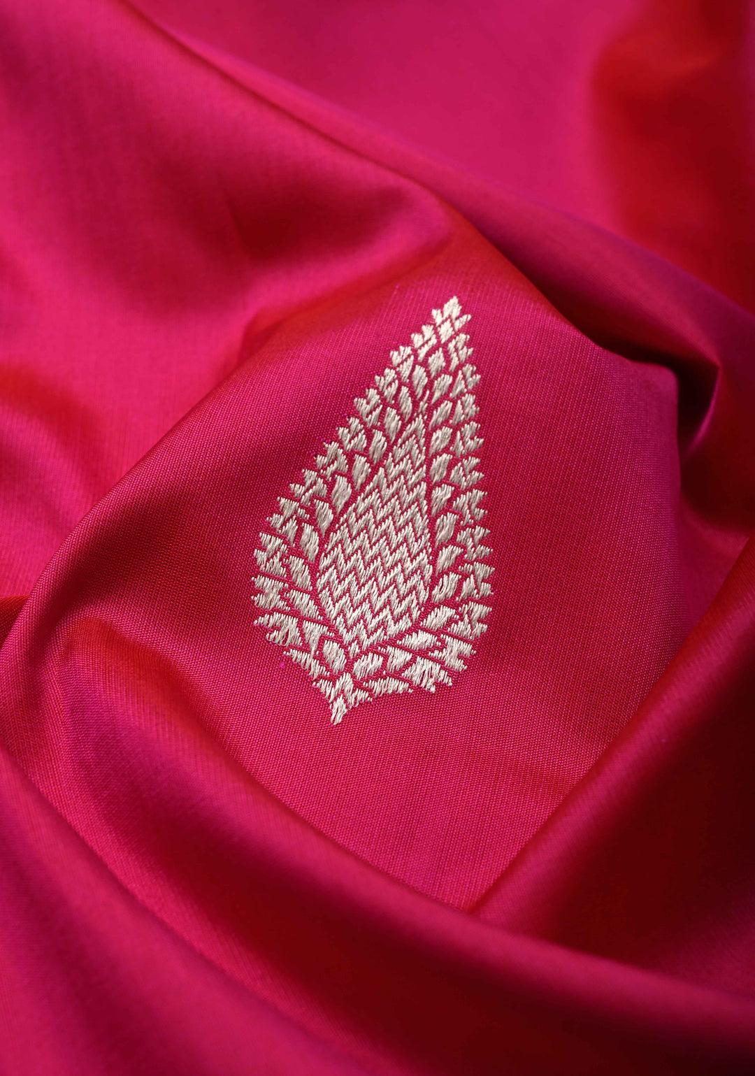 Pinkish Red Pure Banarasi Katan Silk Saree with Floral Buttis and Purple  Zari Border | SILK MARK CERTIFIED