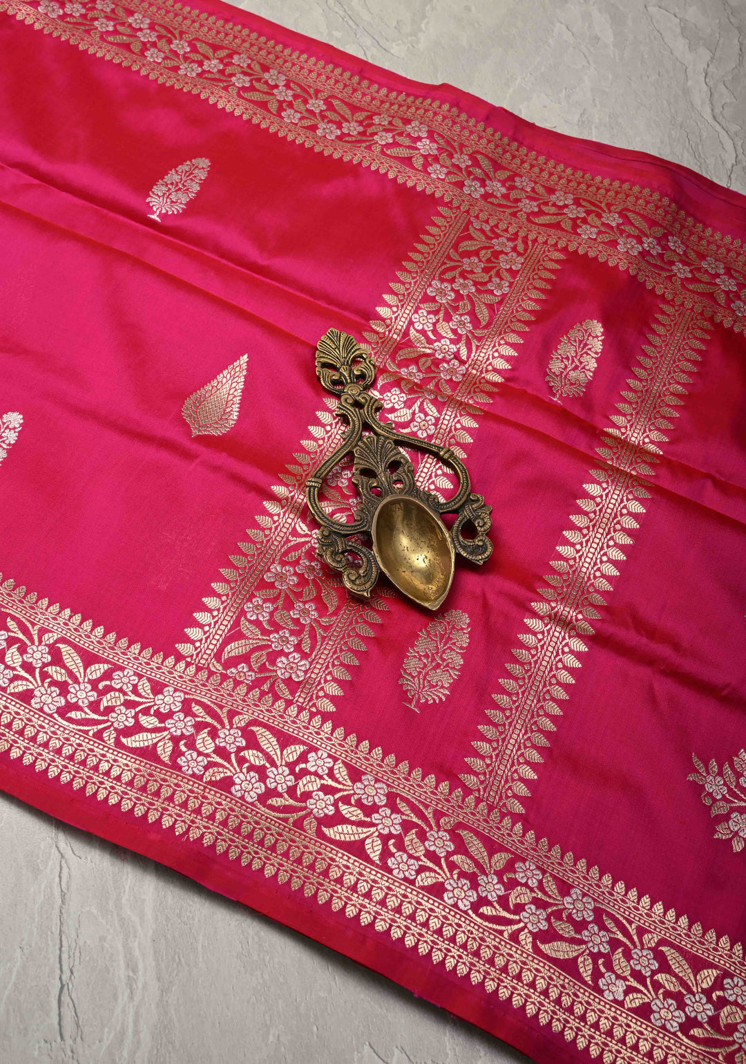 Pinkish Red Pure Banarasi Katan Silk Saree with Floral Buttis and Purple  Zari Border | SILK MARK CERTIFIED