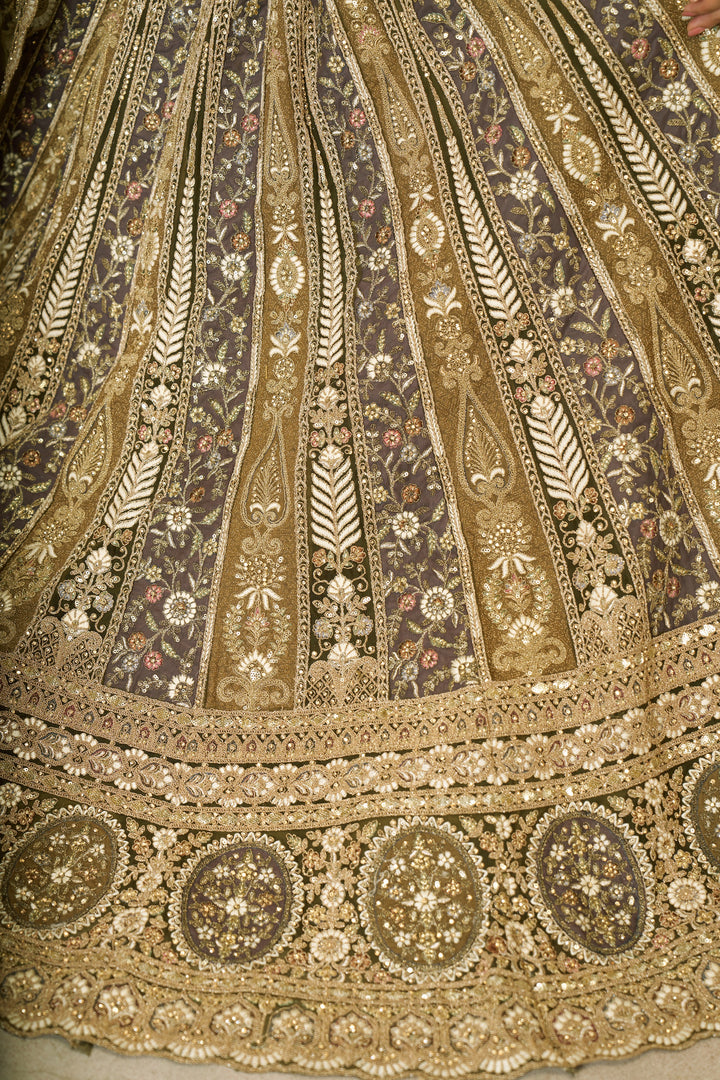 Noor-e-Mehendi Lehenga