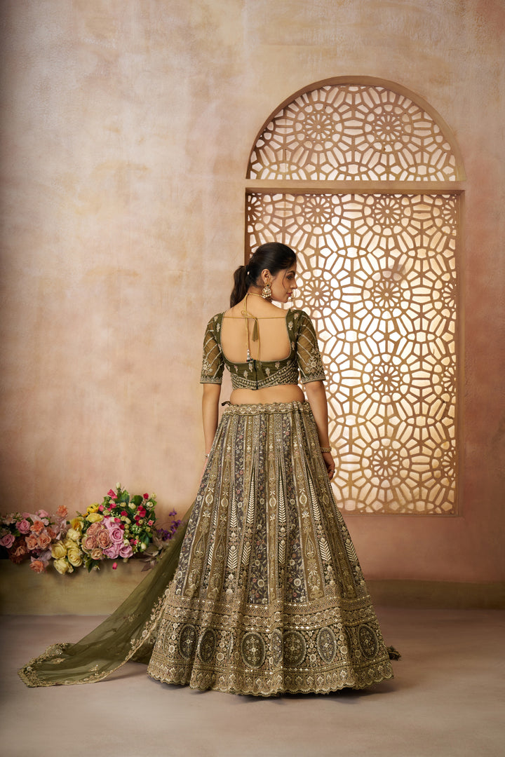 Noor-e-Mehendi Lehenga