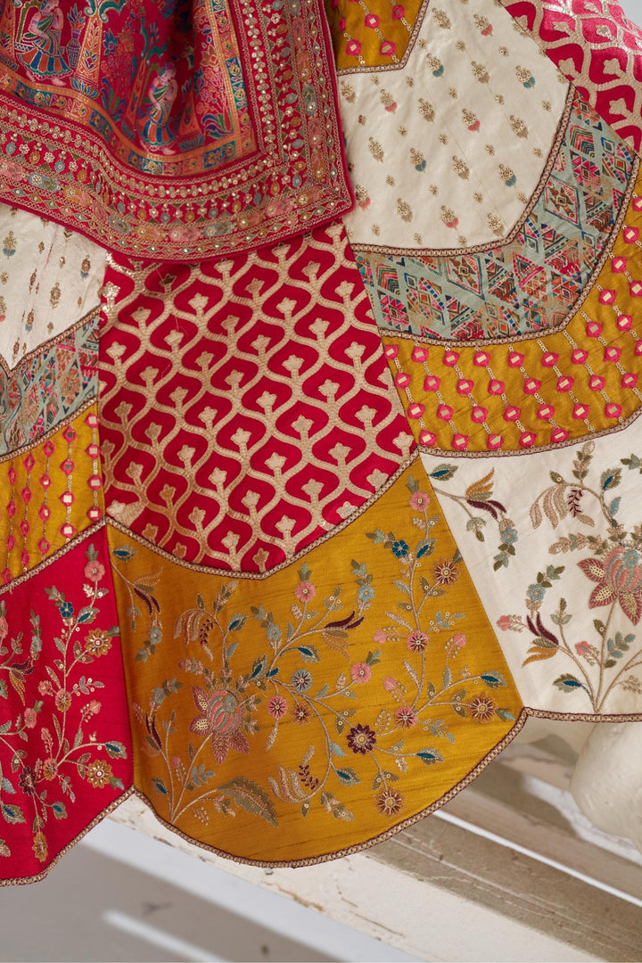 Baiza Banarsi Lehenga
