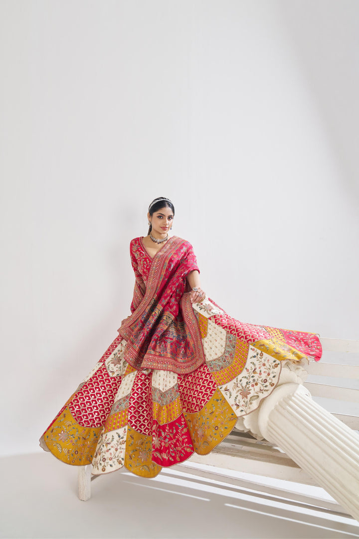 Baiza Banarsi Lehenga