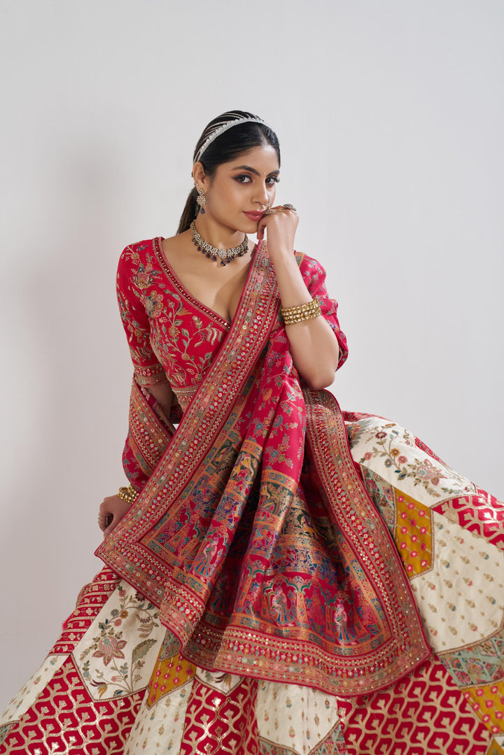 Baiza Banarsi Lehenga