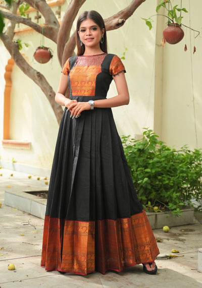 Madurai Sungudi Maxi Dress, मैक्सी ड्रेस - S Pharmacy, Koothanallur | ID:  2851921868333