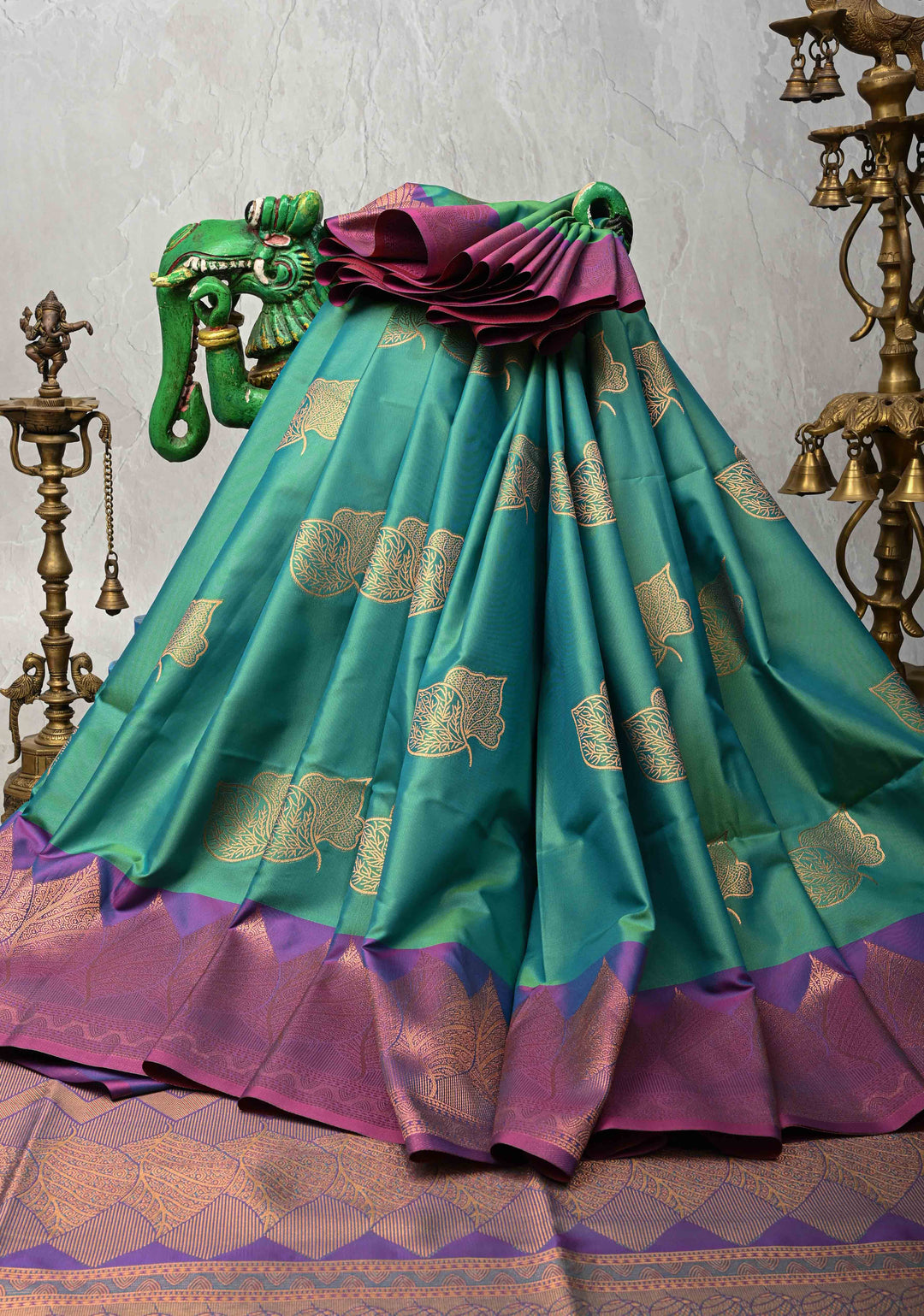 Green Dual tone Kanchi Semi Silk Saree with Leaf Buttas and Contrast Zari Border
