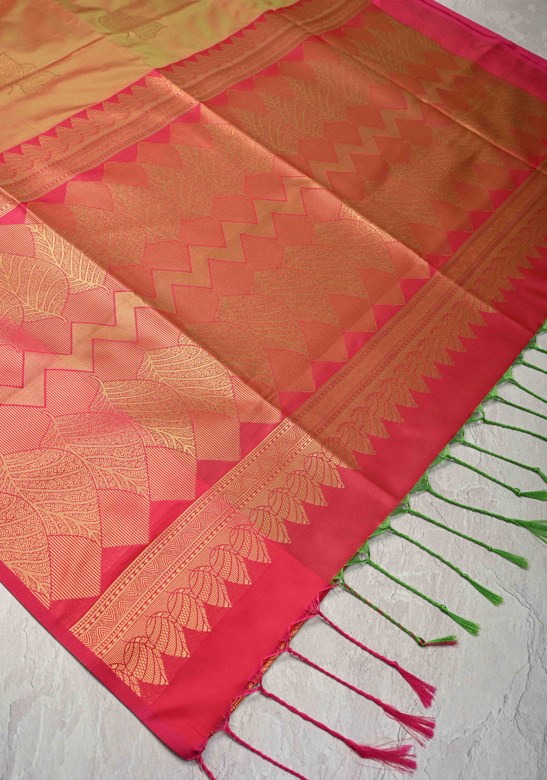 Green Dual tone Kanchi Semi Silk Saree with Leaf Buttas and Zari Border