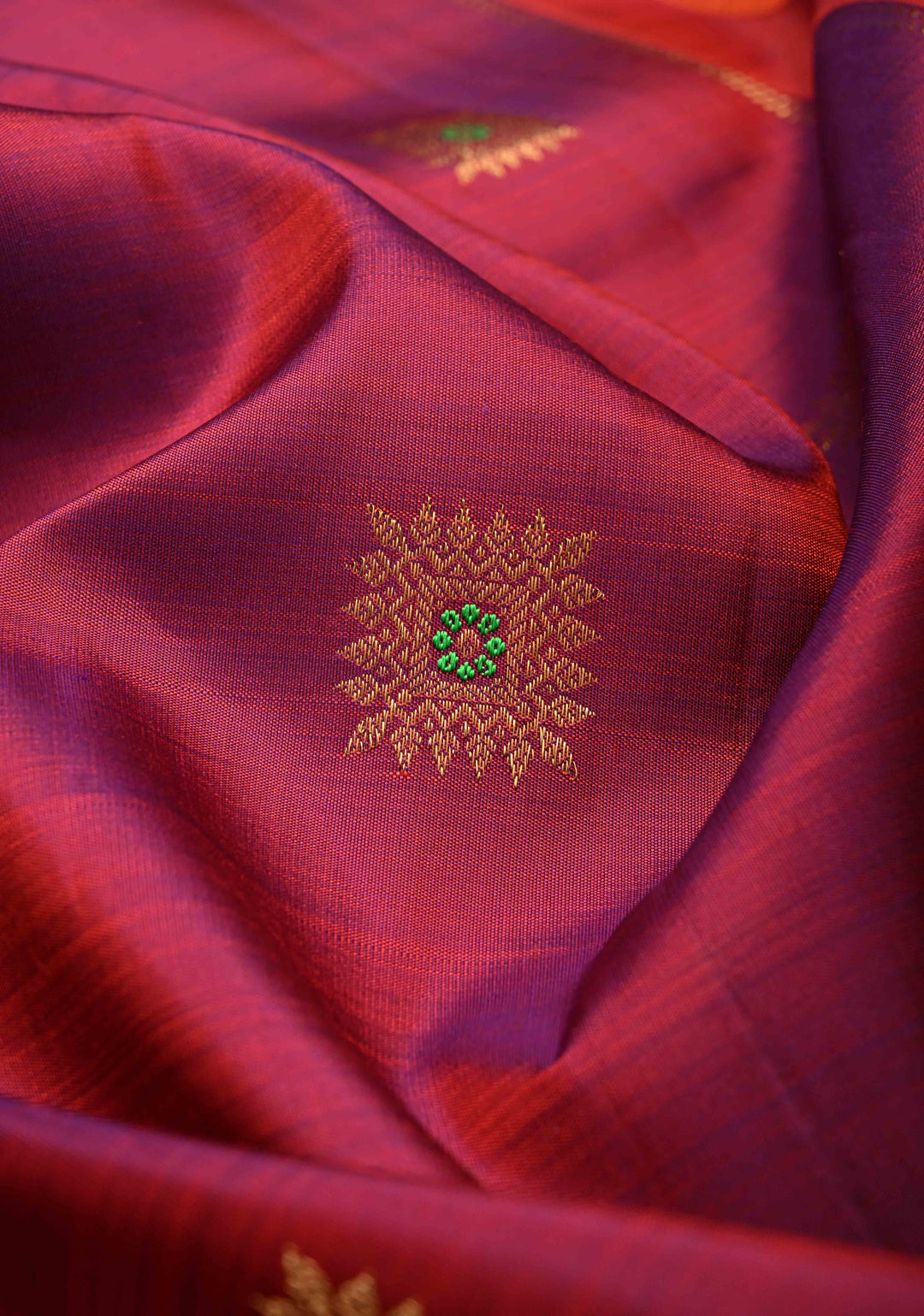 Purple Dual tone Gadwal Pure Silk Saree with Meenakari Buttas and Contrast Zari Border | SILK MARK CERTIFIED