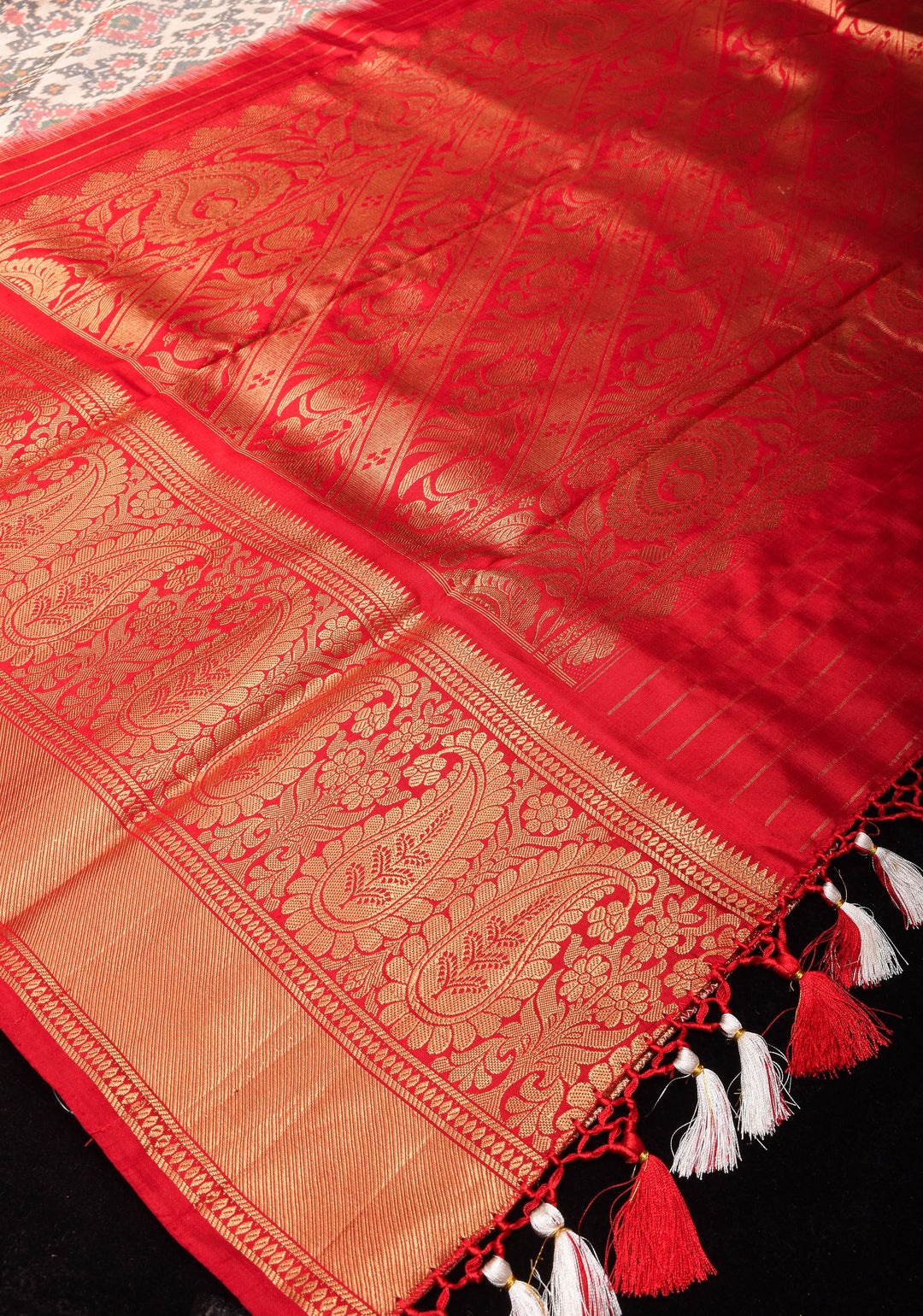 Ikkat Patola Kanjivaram Fusion Pure Silk Saree in Ivory and Red with Zari Border | SILK MARK CERTIFIED