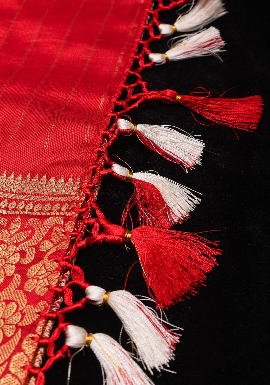 Ikkat Patola Kanjivaram Fusion Pure Silk Saree in Ivory and Red with Zari Border | SILK MARK CERTIFIED