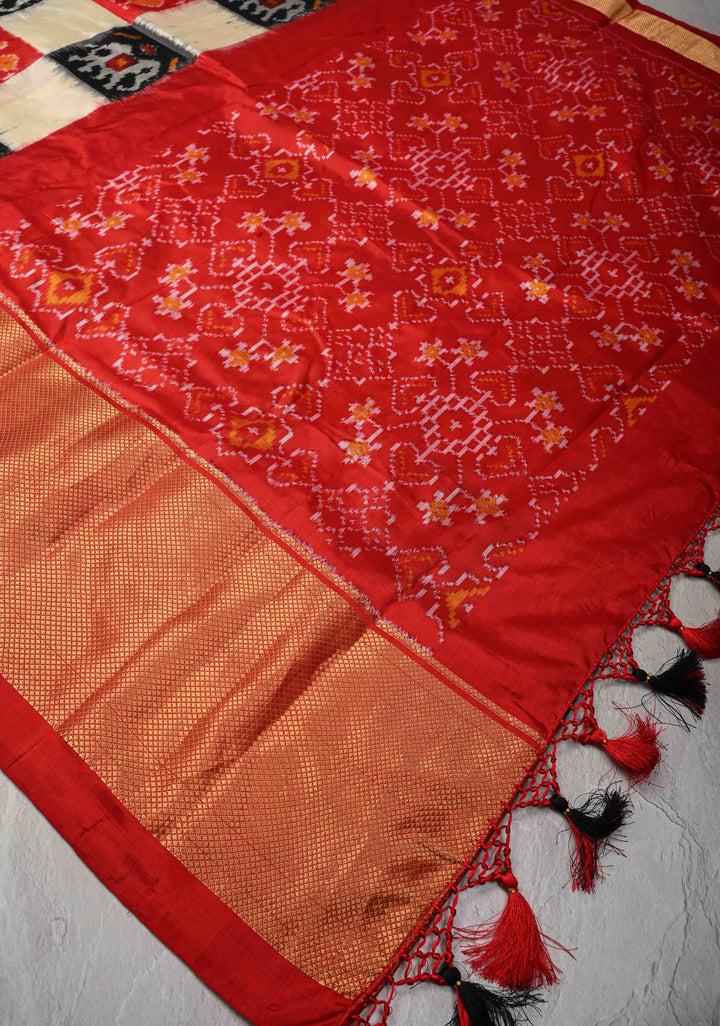 Multicolor Pochampally Ikkat Pure Silk Saree with Checkerboard Pattern and Zari Border | SILK MARK CERTIFIED