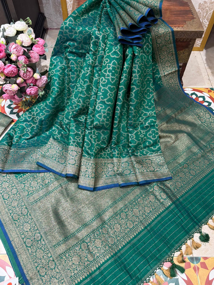 Authentic Banarasi Trellis pattern Pure Dupion Silk saree in Green with Kadhuwa Zari Border | SILK MARK CERTIFIED