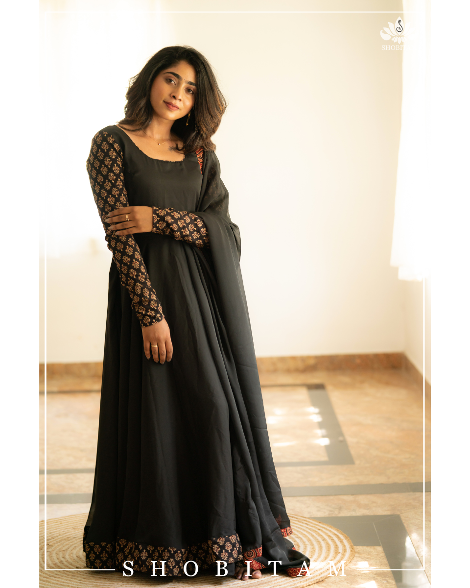 Embroidered Georgette Abaya Style Suit in Black | Designer gowns, Anarkali  dress, Romantic wedding dress lace